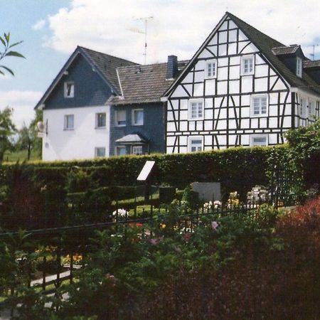 Monteurhotel Garni Alter Olper Hof Lindlar Bagian luar foto