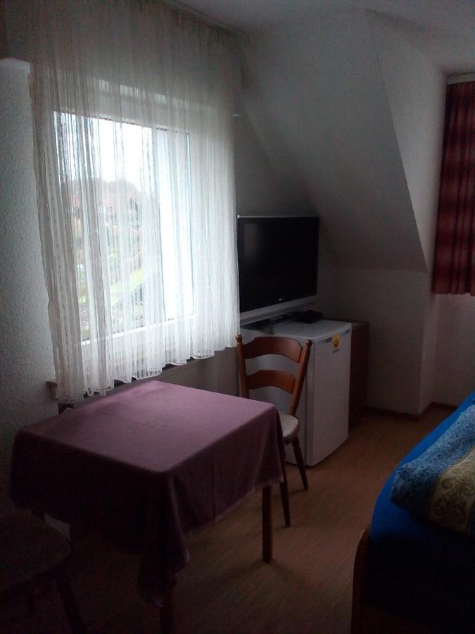 Monteurhotel Garni Alter Olper Hof Lindlar Bagian luar foto