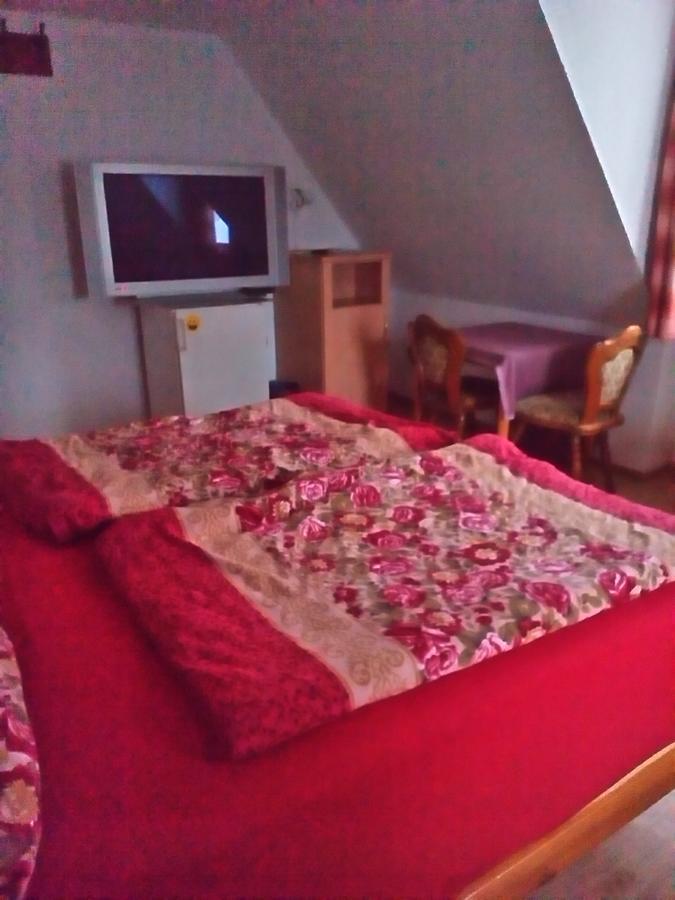 Monteurhotel Garni Alter Olper Hof Lindlar Bagian luar foto
